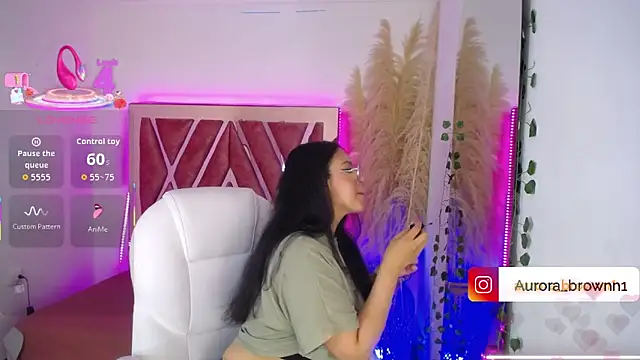 Aurora Brownn online show from 10/13/25, 04:45