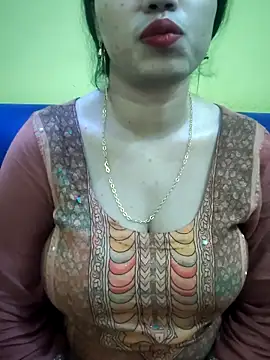 Snapshot of Haniya-143 chatting on 09/27/25, 04:45 Haniya-143 online show from 09/27/25, 04:45