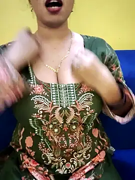 Snapshot of Haniya-143 chatting on 10/02/25, 09:11 Haniya-143 online show from 10/02/25, 09:11