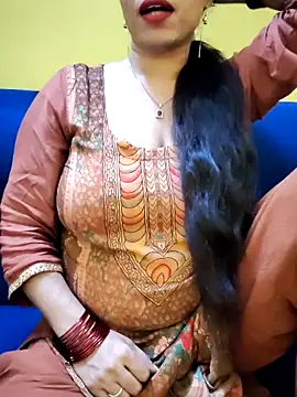 Snapshot of Haniya-143 chatting on 10/19/25, 09:59 Haniya-143 online show from 10/19/25, 09:59