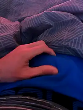 Snapshot of ariel-rick chatting on 12/12/24, 04:43 ariel-rick online show from 12/12/24, 04:43