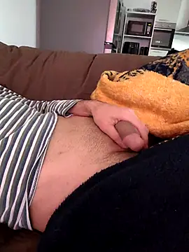 Snapshot of ariel-rick chatting on 10/25/25, 01:18 ariel-rick online show from 10/25/25, 01:18