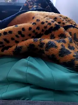 Snapshot of ariel-rick chatting on 11/25/25, 09:31 ariel-rick online show from 11/25/25, 09:31