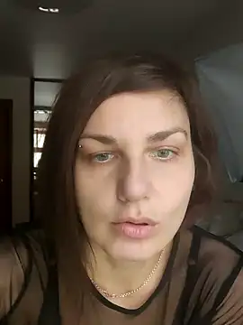 Snapshot of Magic__smile chatting on 12/17/24, 05:29 Magic smile online show from 12/17/24, 05:29