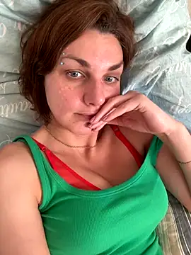 Snapshot of Magic__smile chatting on 10/21/25, 10:05 Magic smile online show from 10/21/25, 10:05