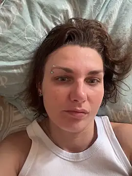 Snapshot of Magic__smile chatting on 10/27/25, 05:11 Magic smile online show from 10/27/25, 05:11