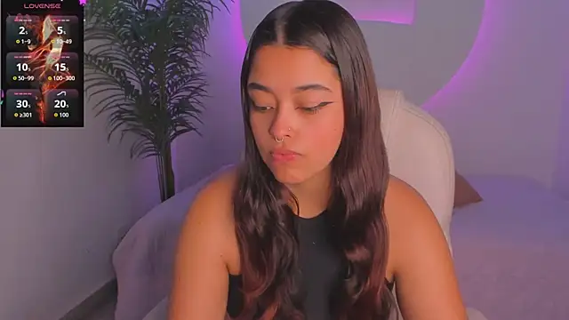 Snapshot of Ariana_Pierce chatting on 11/05/25, 12:16 Ariana Pierce online show from 11/05/25, 12:16