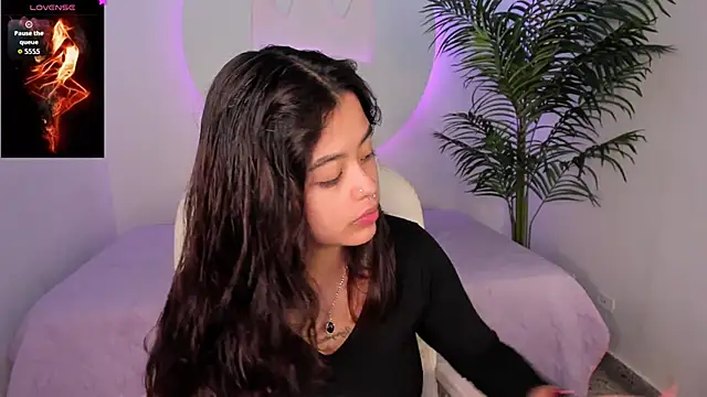 Snapshot of Ariana_Pierce chatting on 11/08/25, 12:27 Ariana Pierce online show from 11/08/25, 12:27