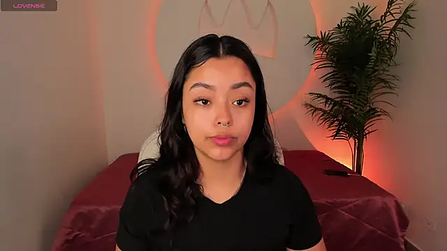 Snapshot of Ariana_Pierce chatting on 12/14/25, 12:43 Ariana Pierce online show from 12/14/25, 12:43