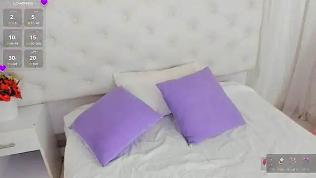 anchela-garcia1 online show from 12/22/25, 03:42