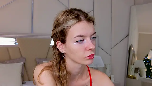 Snapshot of MeganMour chatting on 01/15/25, 04:11 MeganMour online show from 01/15/25, 04:11