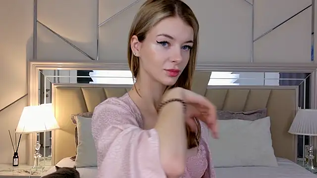 Snapshot of MeganMour chatting on 01/28/25, 04:08 MeganMour online show from 01/28/25, 04:08