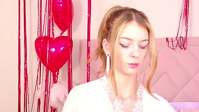 Snapshot of MeganMour chatting on 02/15/25, 04:12 MeganMour online show from 02/15/25, 04:12