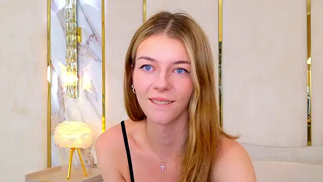 Snapshot of MeganMour chatting on 02/23/25, 04:02 MeganMour online show from 02/23/25, 04:02