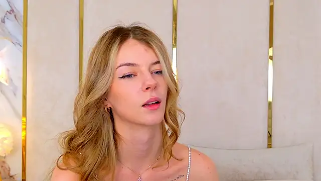 Snapshot of MeganMour chatting on 02/24/25, 08:14 MeganMour online show from 02/24/25, 08:14