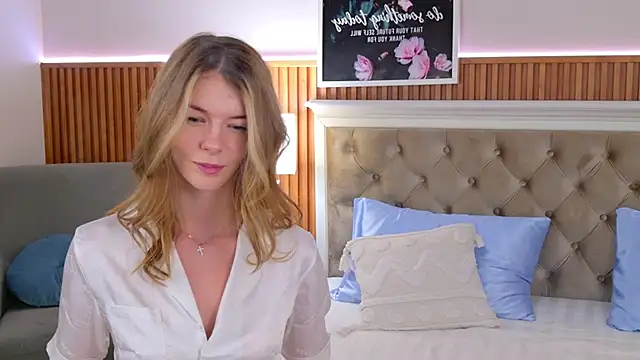 Snapshot of MeganMour chatting on 02/25/25, 11:11 MeganMour online show from 02/25/25, 11:11