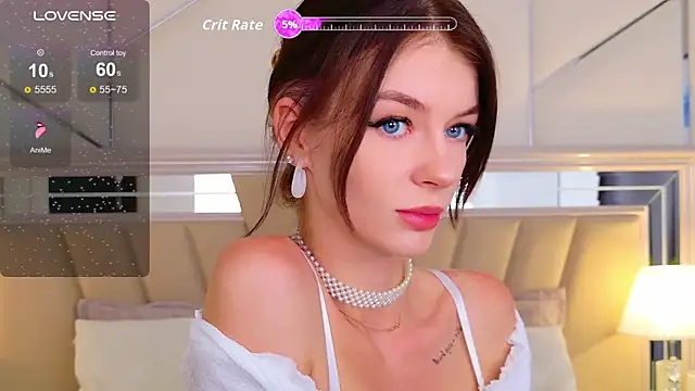 Snapshot of MeganMour chatting on 09/17/25, 05:25 MeganMour online show from 09/17/25, 05:25