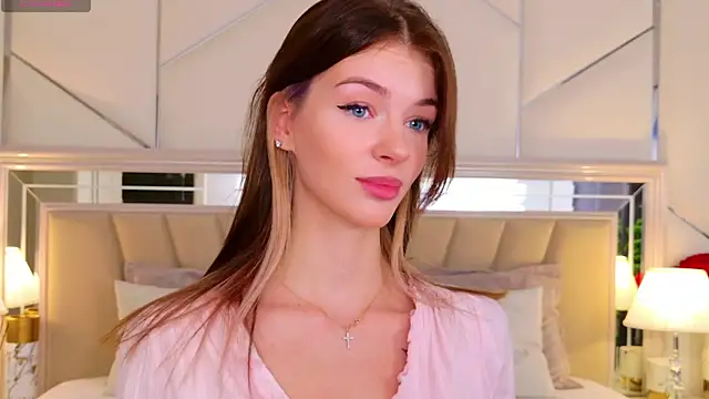 Snapshot of MeganMour chatting on 10/10/25, 05:12 MeganMour online show from 10/10/25, 05:12