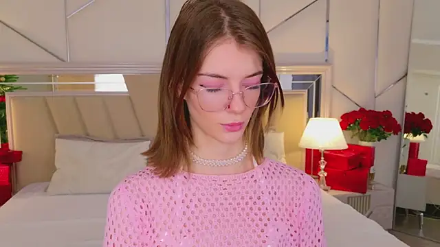 MeganMour online show from 12/19/25, 05:09