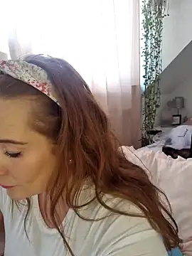 Snapshot of Engel_mia chatting on 02/19/25, 01:50 Engel mia online show from 02/19/25, 01:50