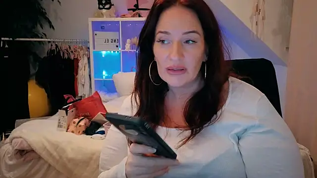 Snapshot of Engel_mia chatting on 10/08/25, 11:02 Engel mia online show from 10/08/25, 11:02