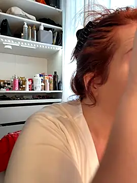 Snapshot of Engel_mia chatting on 10/16/25, 01:23 Engel mia online show from 10/16/25, 01:23