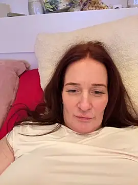 Snapshot of Engel_mia chatting on 11/23/25, 08:08 Engel mia online show from 11/23/25, 08:08