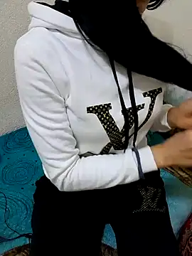 Snapshot of Linda-53 chatting on 01/03/25, 09:26 Linda-53 online show from 01/03/25, 09:26