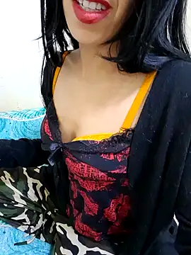 Snapshot of Linda-53 chatting on 01/15/25, 12:30 Linda-53 online show from 01/15/25, 12:30