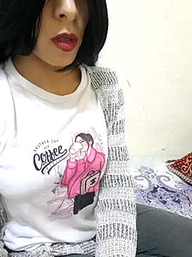 Snapshot of Linda-53 chatting on 02/28/25, 10:17 Linda-53 online show from 02/28/25, 10:17