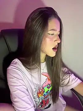 Snapshot of ally_sunn_ chatting on 12/23/24, 01:24 ally sunn online show from 12/23/24, 01:24