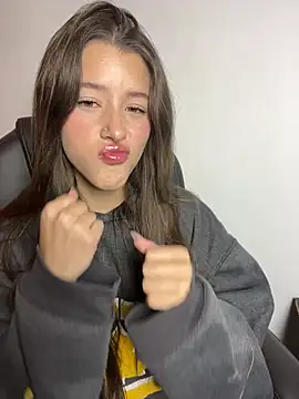 Snapshot of ally_sunn_ chatting on 02/27/25, 06:40 ally sunn online show from 02/27/25, 06:40