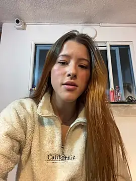 Snapshot of ally_sunn_ chatting on 04/16/26, 12:33 ally sunn online show from 04/16/26, 12:33