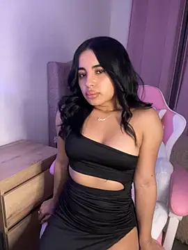 Emily-14 online show from 11/25/25, 05:18