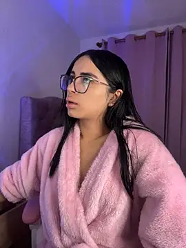 Emily-14 online show from 12/03/25, 11:47