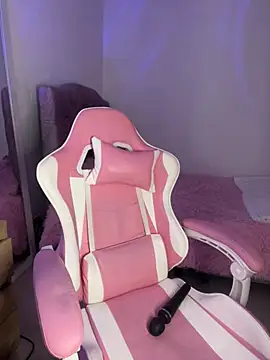 Emily-14 online show from 04/13/26, 07:25