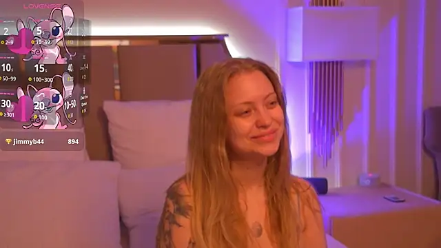 DorisHell online show from 10/31/25, 04:13