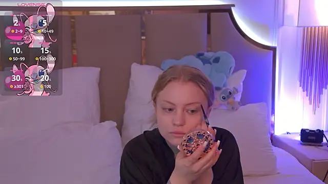 DorisHell online show from 11/19/25, 03:06