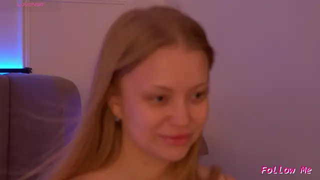 DorisHell online show from 12/17/25, 12:16