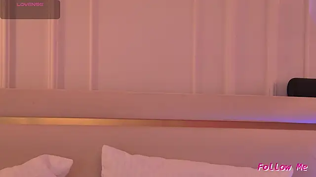 DorisHell online show from 12/21/25, 12:18