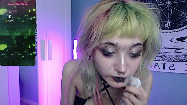 Snapshot of Milten-Trish chatting on 06/14/26, 03:19 Milten-Trish online show from 06/14/26, 03:19