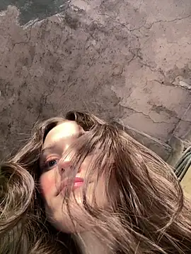 Mia Mia M online show from 03/27/26, 02:17