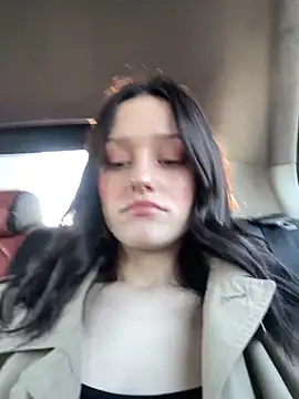 Mia Mia M online show from 04/11/26, 03:49