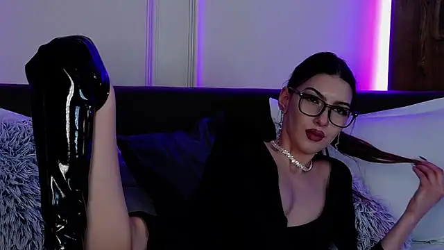 Snapshot of SkylerSpark chatting on 03/13/25, 02:16 SkylerSpark online show from 03/13/25, 02:16