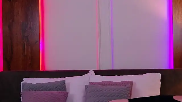 Snapshot of SkylerSpark chatting on 09/26/25, 07:29 SkylerSpark online show from 09/26/25, 07:29