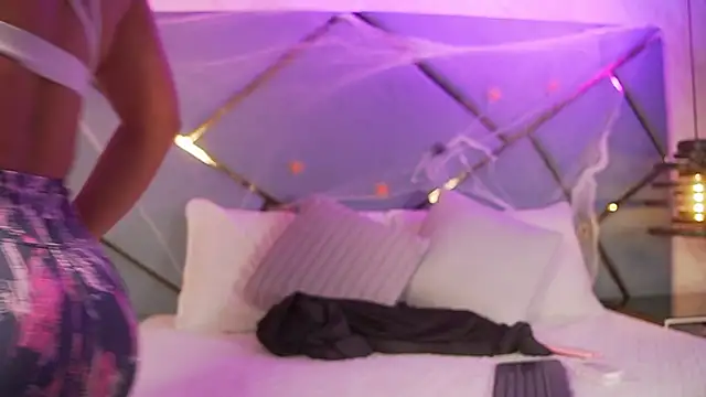 giorgia 13 online show from 10/28/25, 03:10