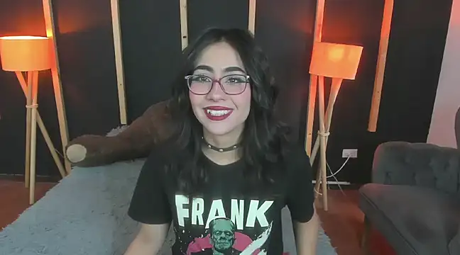 Snapshot of vampy_dolll chatting on 01/06/25, 12:57 vampy dolll online show from 01/06/25, 12:57