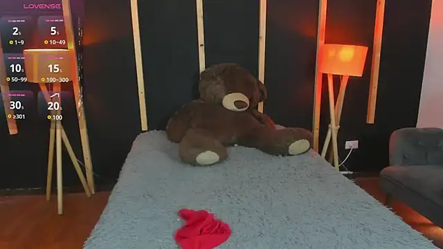 Snapshot of vampy_dolll chatting on 01/07/25, 01:03 vampy dolll online show from 01/07/25, 01:03