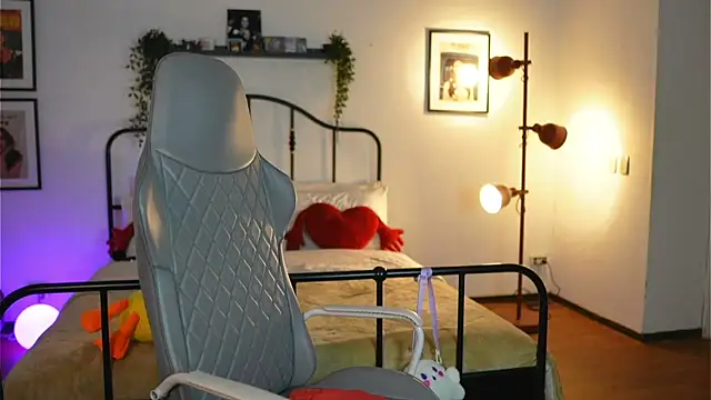 Snapshot of vampy_dolll chatting on 02/11/25, 01:31 vampy dolll online show from 02/11/25, 01:31