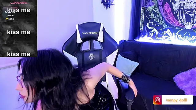 Snapshot of vampy_dolll chatting on 09/28/25, 07:14 vampy dolll online show from 09/28/25, 07:14